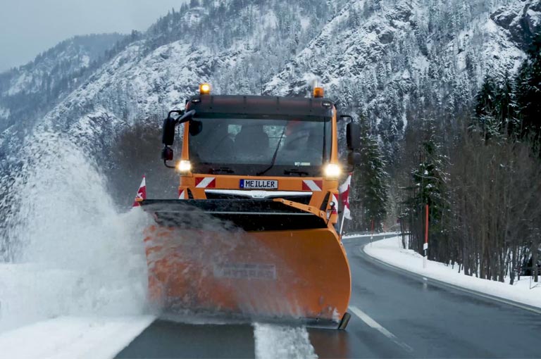 Snowplough with MEILLER hydraulic system